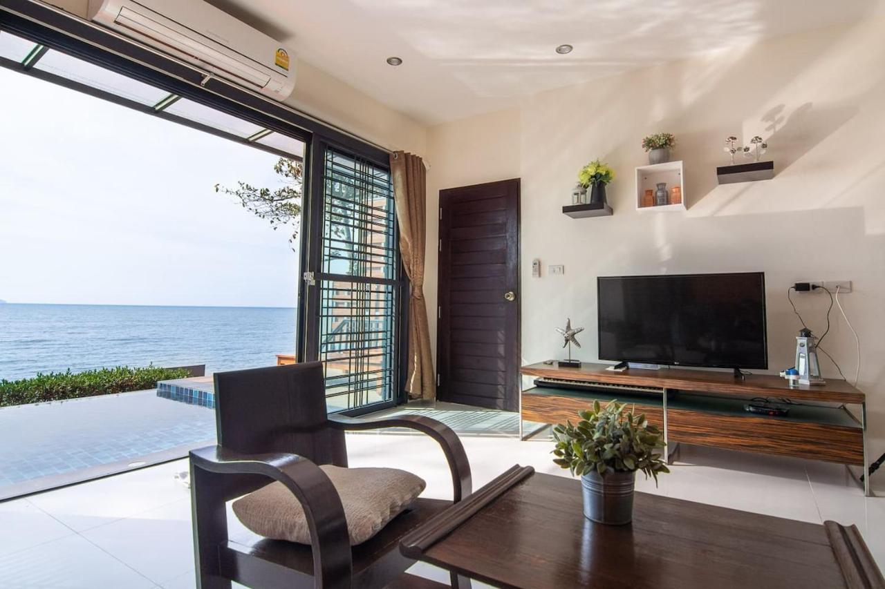 Rumah liburan Koh Sirey Beachfront Pool