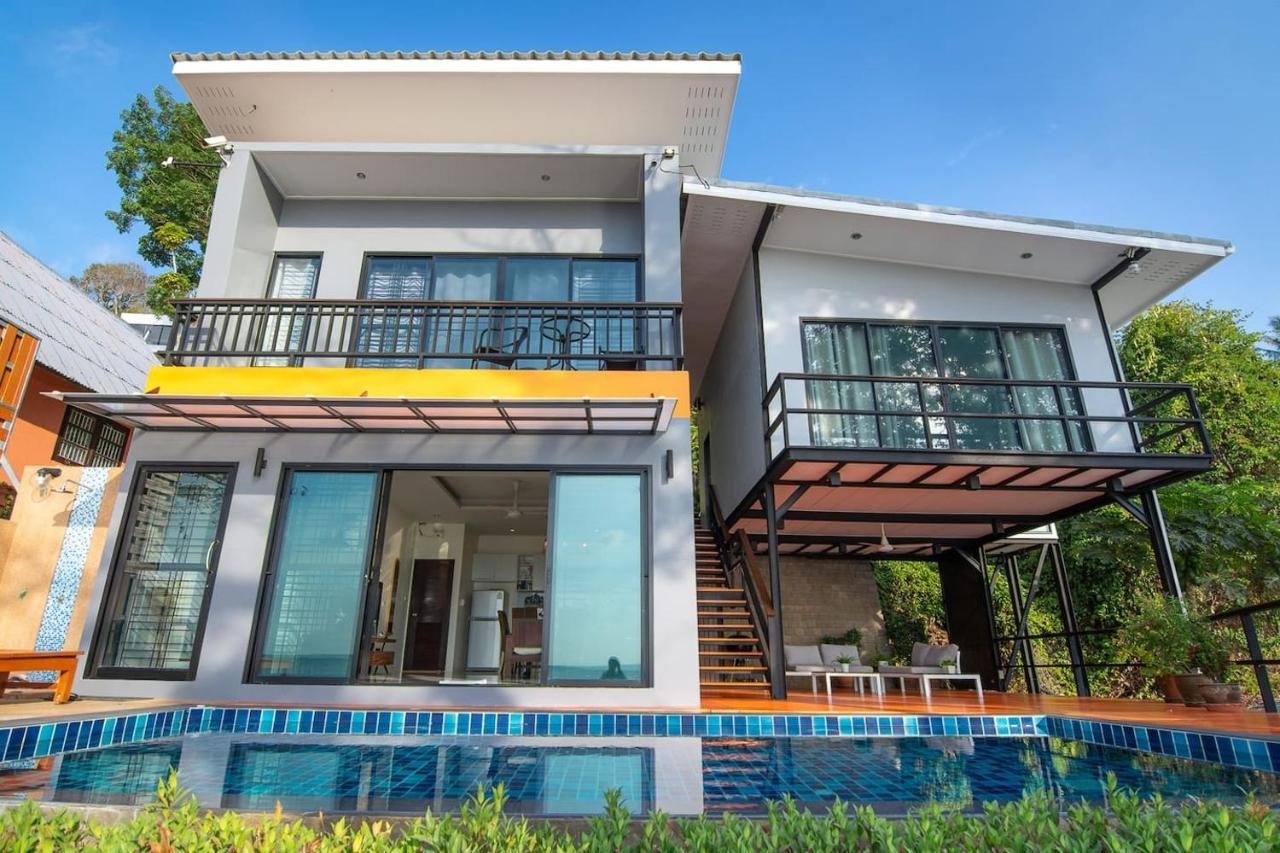 Koh Sirey Beachfront Pool Rumah liburan Phuket